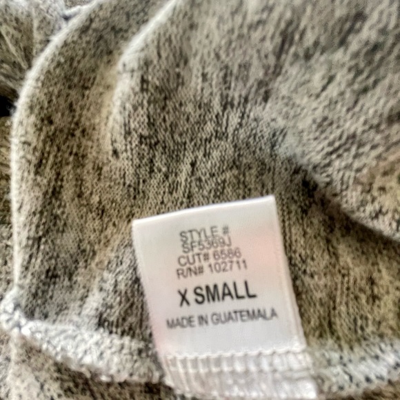 Gibson Top - Picture 10 of 10